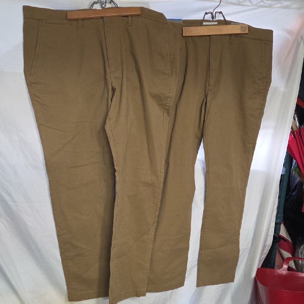 2 Pair Goodfellow & Co Men's Khaki Chinos 38 x 30